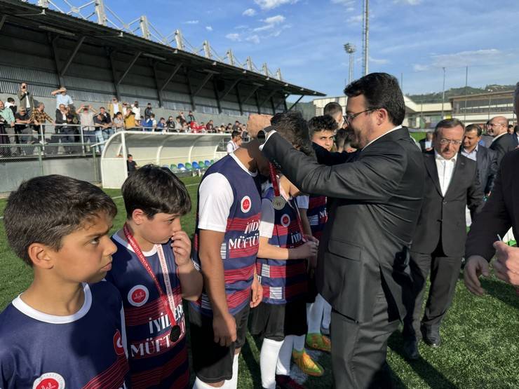 Rize’de hafızların futbol turnuvasında anlamlı mesaj 6