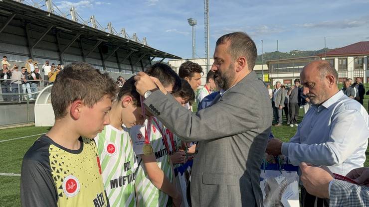 Rize’de hafızların futbol turnuvasında anlamlı mesaj 8