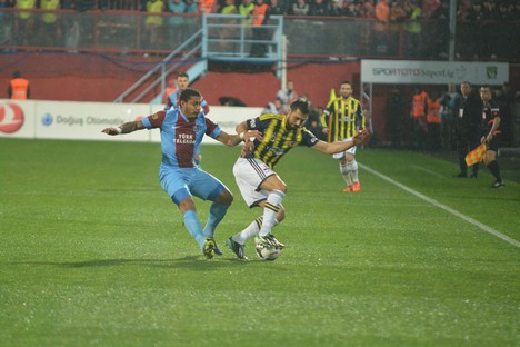 Trabzonspor - Fenerbahçe maçı tatil edildi 34