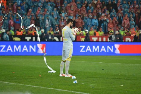 Trabzonspor - Fenerbahçe maçı tatil edildi 56