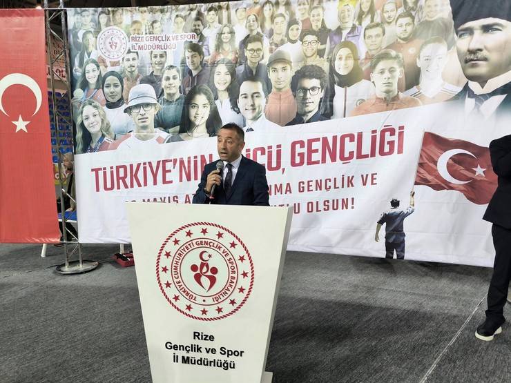Rize’de 19 Mayıs Atatürk'ü Anma, Gençlik ve Spor Bayramı kutlandı 11