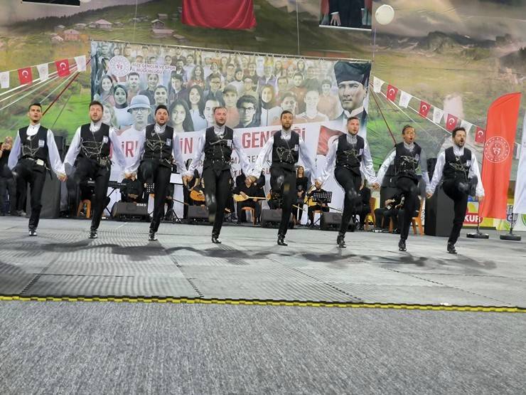 Rize’de 19 Mayıs Atatürk'ü Anma, Gençlik ve Spor Bayramı kutlandı 21