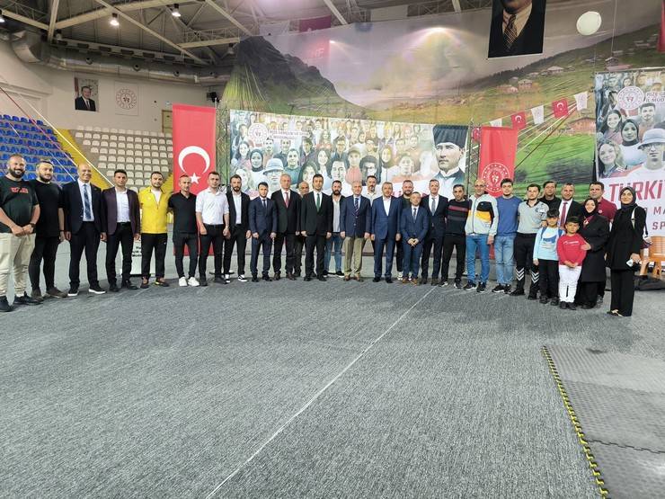 Rize’de 19 Mayıs Atatürk'ü Anma, Gençlik ve Spor Bayramı kutlandı 39
