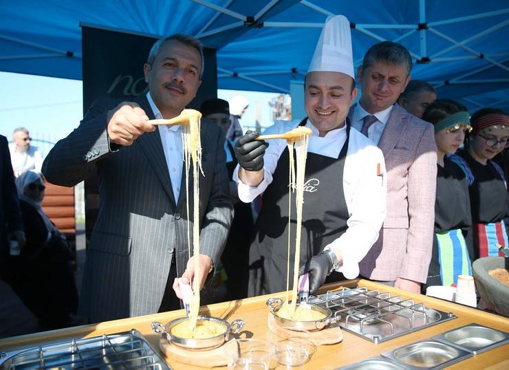 Rize'nin yeni lezzeti 'Cevizli balkabaklı fırın helvası’ oldu 19