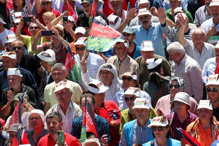 CHP Genel Başkanı Özgür Özel Rize'de Çay Mitinginde 28