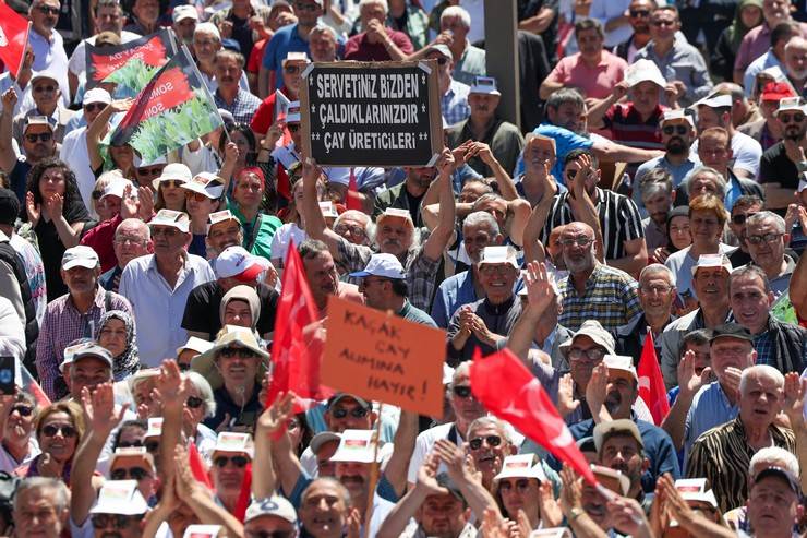 CHP Genel Başkanı Özgür Özel Rize'de Çay Mitinginde 30