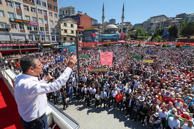 CHP Genel Başkanı Özgür Özel Rize'de Çay Mitinginde 33