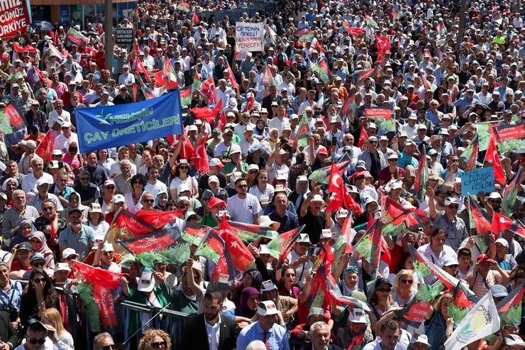 CHP Genel Başkanı Özgür Özel Rize'de Çay Mitinginde 36