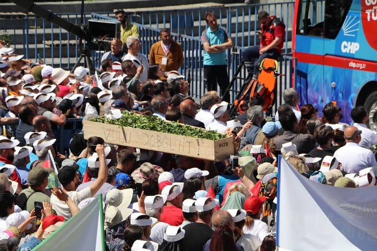 CHP Genel Başkanı Özgür Özel Rize'de Çay Mitinginde 49