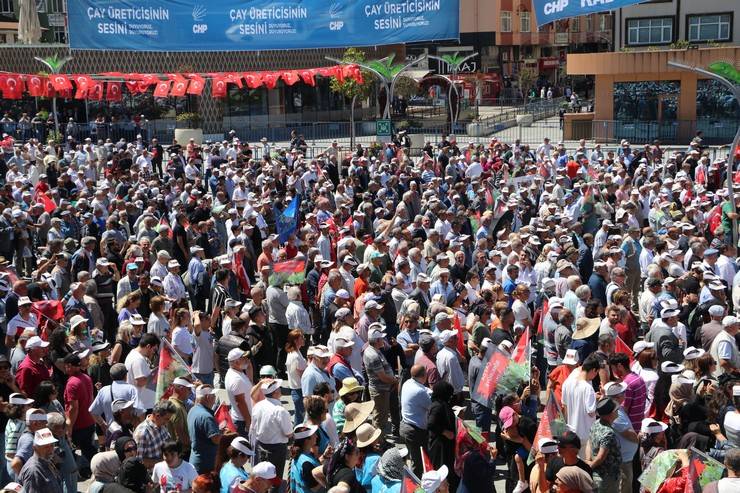 CHP Genel Başkanı Özgür Özel Rize'de Çay Mitinginde 54