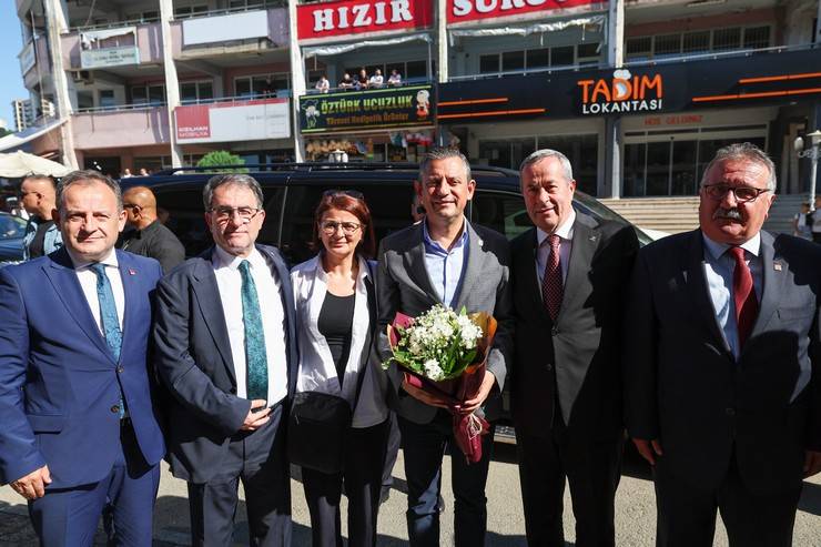 CHP Genel Başkanı Özgür Özel, Rize'de partisinin belediye başkanlıklarını ziyaret etti 41