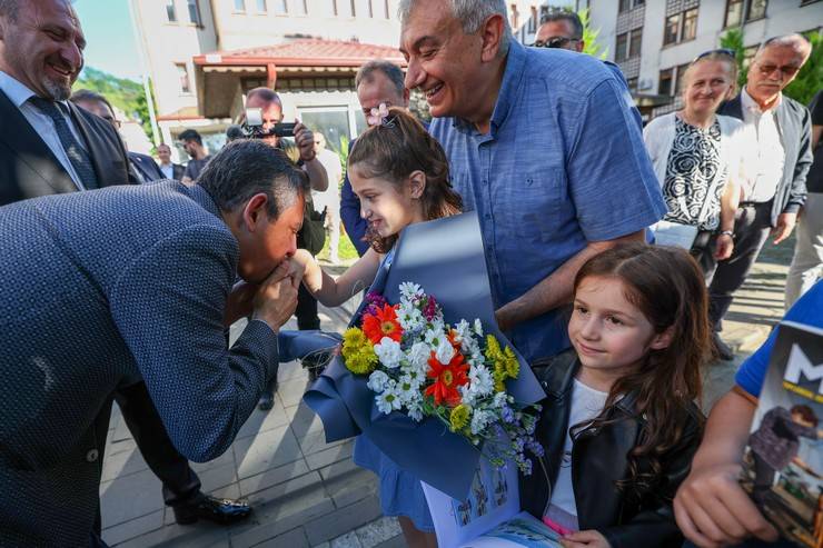 CHP Genel Başkanı Özgür Özel, Rize'de partisinin belediye başkanlıklarını ziyaret etti 43