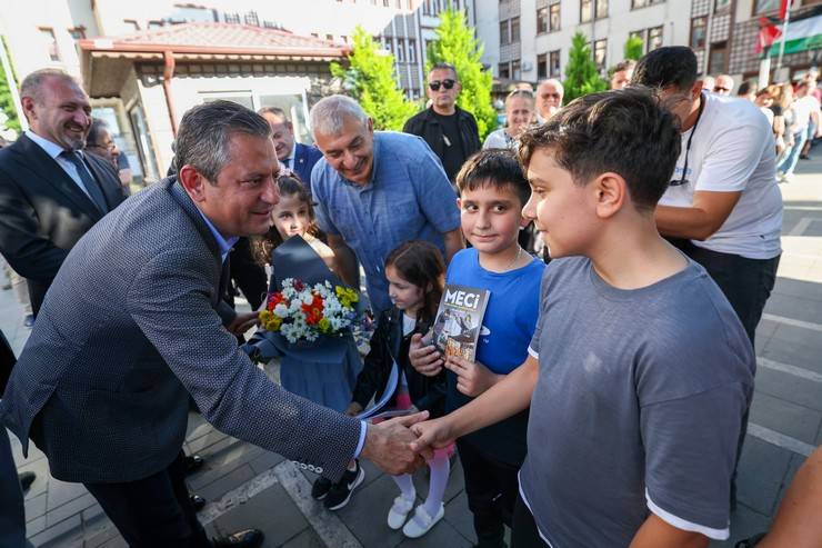 CHP Genel Başkanı Özgür Özel, Rize'de partisinin belediye başkanlıklarını ziyaret etti 44