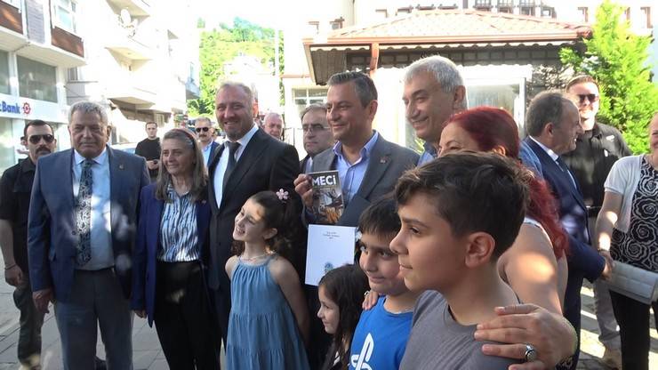 CHP Genel Başkanı Özgür Özel, Rize'de partisinin belediye başkanlıklarını ziyaret etti 47