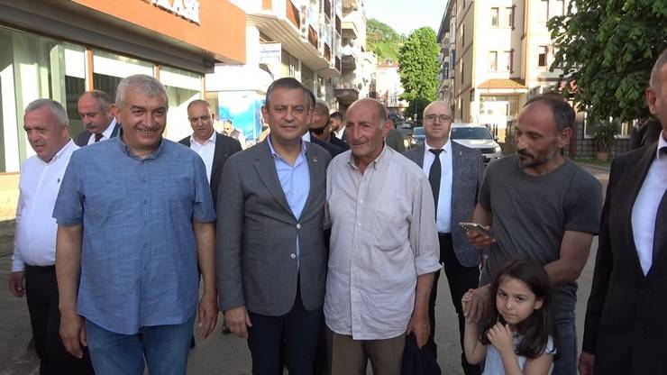 CHP Genel Başkanı Özgür Özel, Rize'de partisinin belediye başkanlıklarını ziyaret etti 52