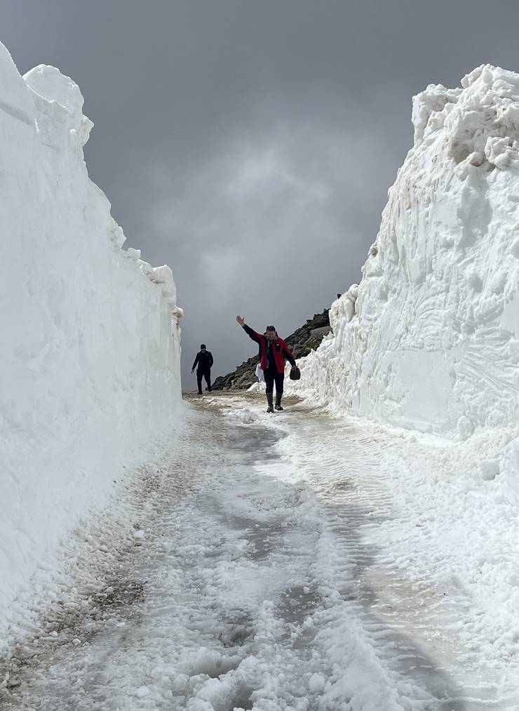 Rize'de yüksek rakımlı yayla yollarında kar temizleme çalışmaları sürüyor 13