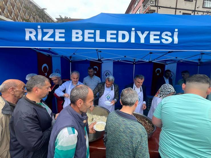 Rize'de Protokol, Vatandaşlarla Bayramlaştı 13