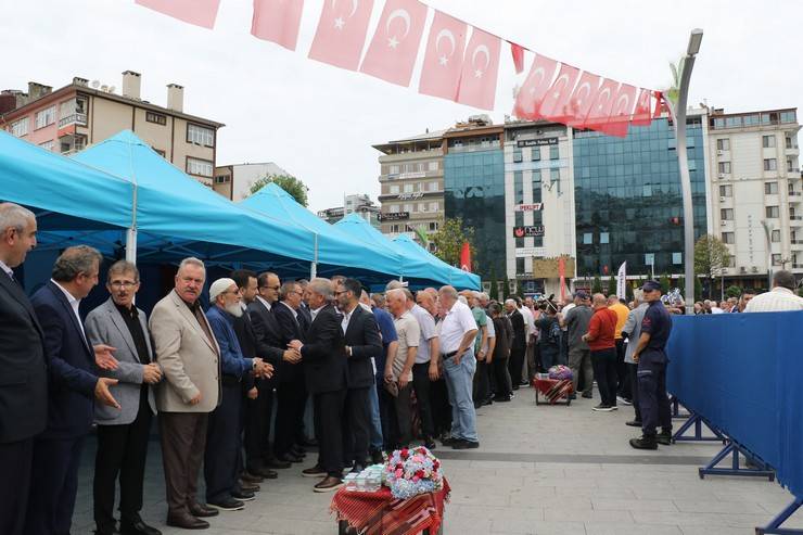 Rize'de Protokol, Vatandaşlarla Bayramlaştı 16