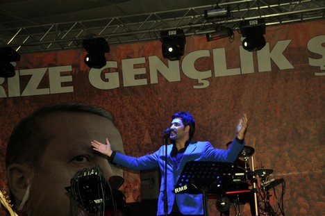 Uğur Işılak Rize'de Konser Verdi 43