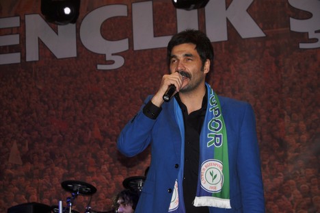 Uğur Işılak Rize'de Konser Verdi 59