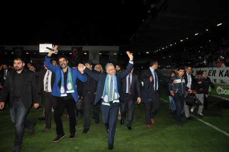 Uğur Işılak Rize'de Konser Verdi 75