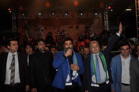 Uğur Işılak Rize'de Konser Verdi 80