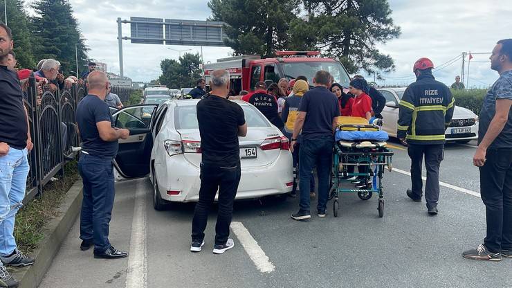 Rize'de trafik kazası: 3 yaralı 7