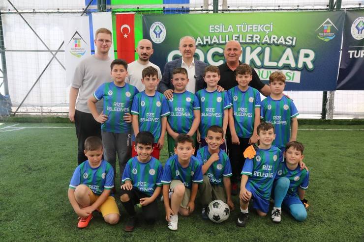 Rize'de Esila Tüfekçi Mahalleler Arası Çocuklar Futbol Turnuvası ve Şenliği başladı 14