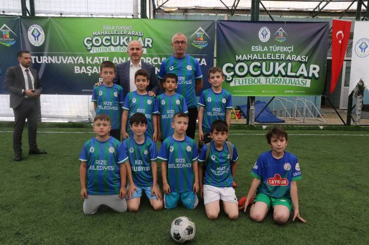 Rize'de Esila Tüfekçi Mahalleler Arası Çocuklar Futbol Turnuvası ve Şenliği başladı 7