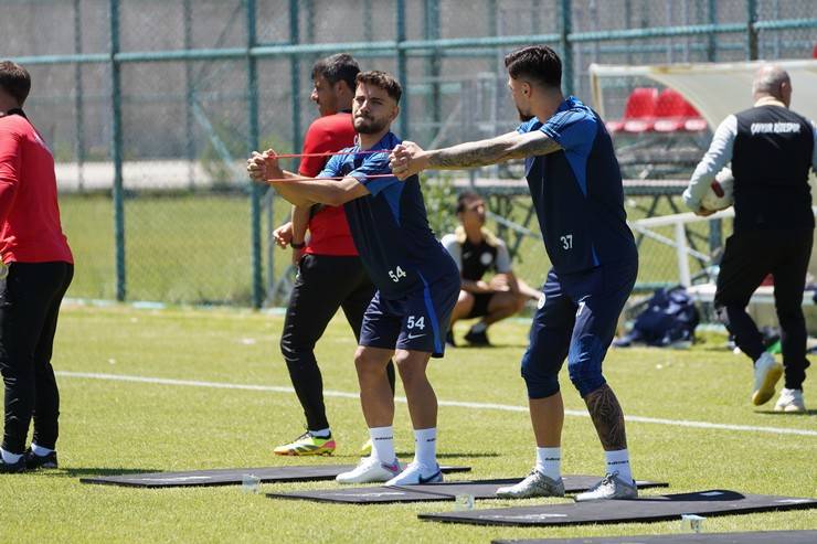 Çaykur Rizespor'da Erzurum kampı başladı 19