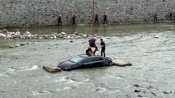 Rize'de 250 personelin katılımıyla sel ve heyelan tatbikatları gerçekleştirildi 12