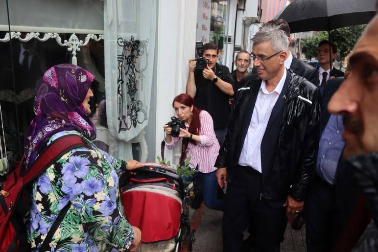 Sağlık Bakanı Prof. Dr. Kemal Memişoğlu, Rize'de esnaf ziyaretlerinde 4