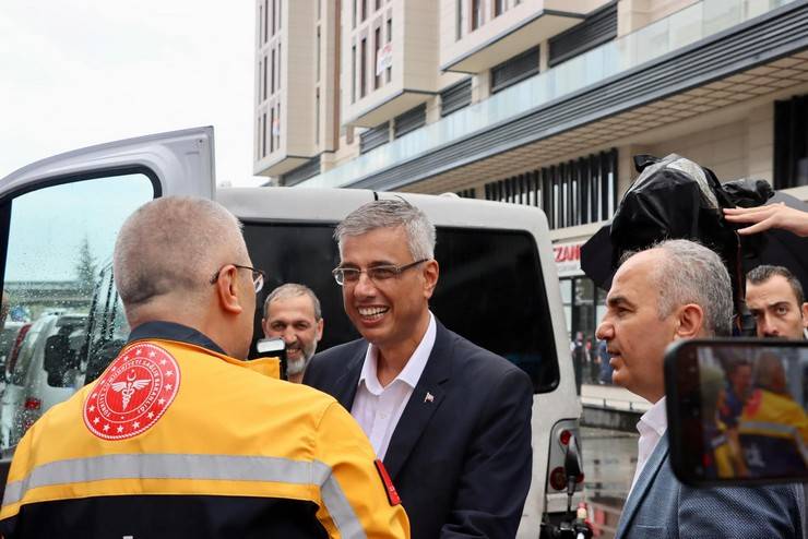 Sağlık Bakanı Prof. Dr. Kemal Memişoğlu, Rize'de esnaf ziyaretlerinde 5