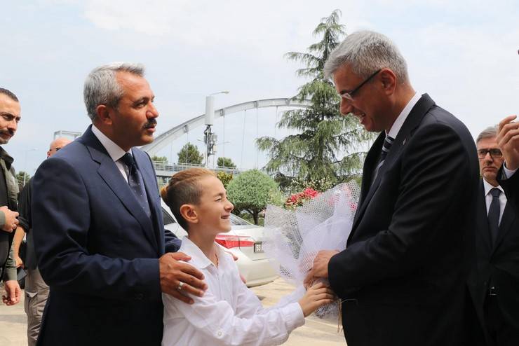 Sağlık Bakanı Memişoğlu Rize Valiliği’ni Ziyaret Etti 1