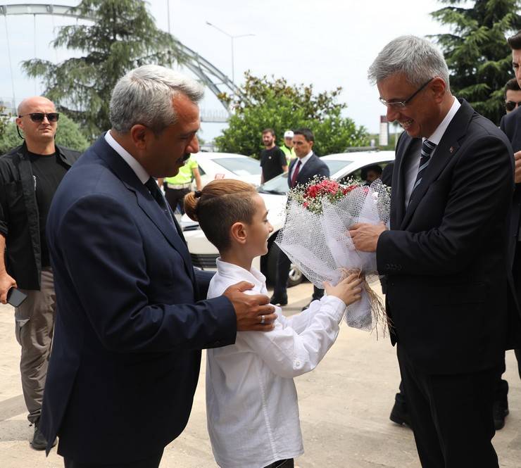 Bakan Memişoğlu Rize'de ziyaretlerde bulundu 21