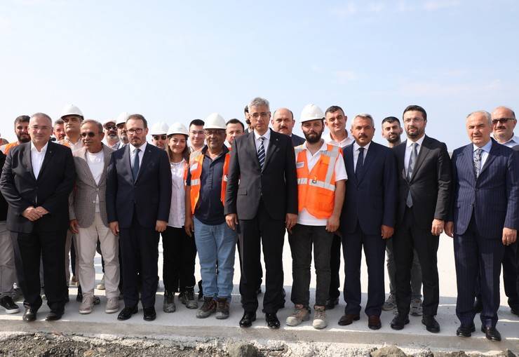 Sağlık Bakanı Kemal Memişoğlu, Rize Şehir Hastanesinin şantiyesinde inceleme yaptı 1