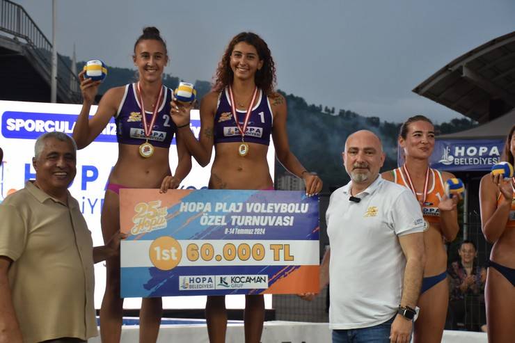 Artvin'de 25. Yıl Hopa Plaj Voleybolu Uluslararası Özel Turnuvası düzenlendi 2