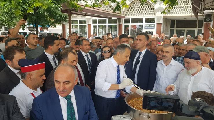 İçişleri Bakanı Yerlikaya, Rize'de ziyaretlerde bulundu 17