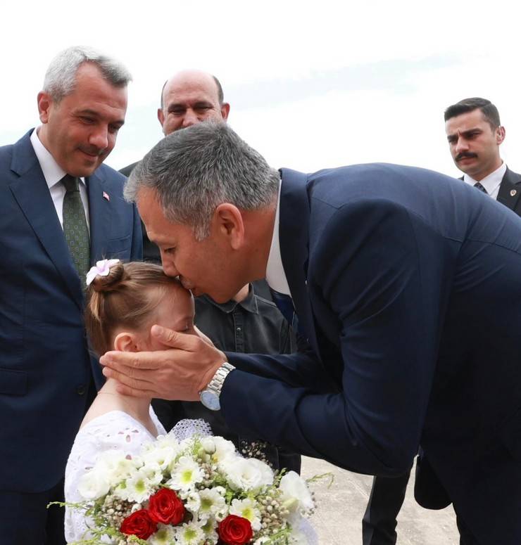 İçişleri Bakanı Yerlikaya, Rize'de ziyaretlerde bulundu 2