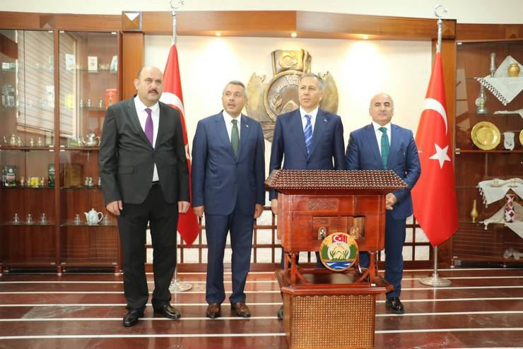 İçişleri Bakanı Yerlikaya, Rize'de ziyaretlerde bulundu 20