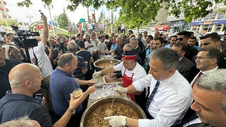 İçişleri Bakanı Yerlikaya, Rize'de ziyaretlerde bulundu 8