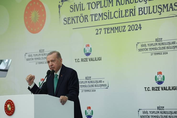 Cumhurbaşkanı Erdoğan, Rize'de STK ve Sektör Temsilcileri Buluşması'na katıl 10