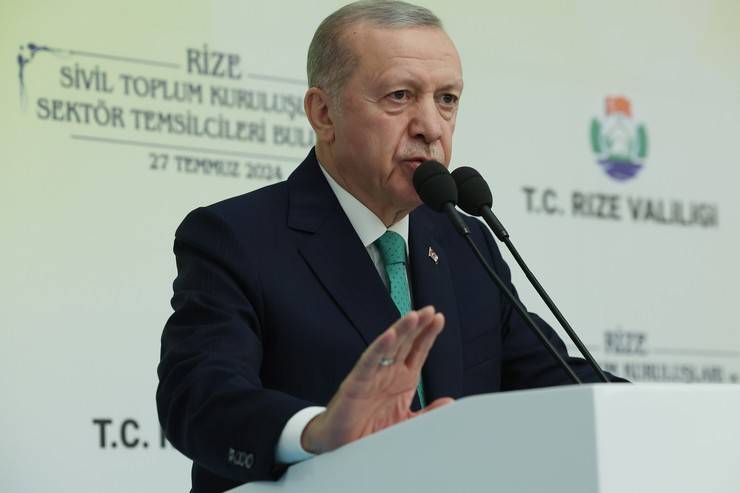 Cumhurbaşkanı Erdoğan, Rize'de STK ve Sektör Temsilcileri Buluşması'na katıl 3