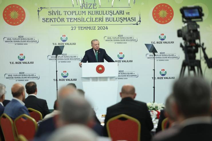 Cumhurbaşkanı Erdoğan, Rize'de STK ve Sektör Temsilcileri Buluşması'na katıl 6