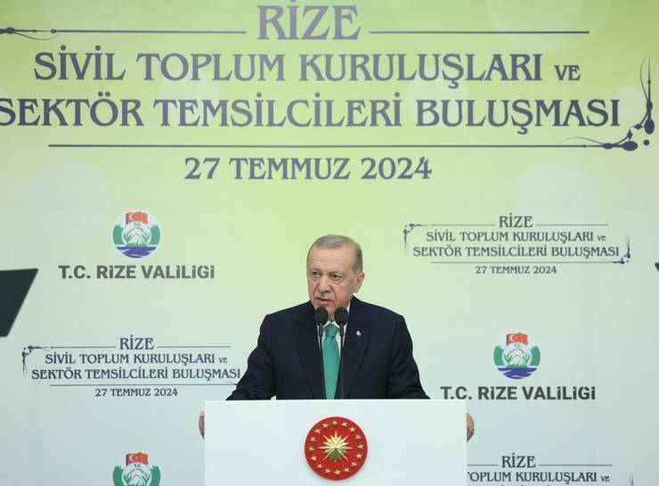 Cumhurbaşkanı Erdoğan, Rize'de STK ve Sektör Temsilcileri Buluşması'na katıl 9