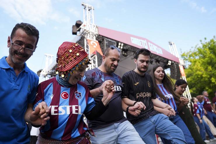 Trabzonspor, kuruluşunun 57. yılına özel kutlama gerçekleştirdi 13