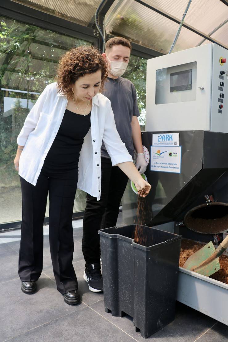 Karadeniz Teknik Üniversitesinde organik atıklardan yılda 6,5 ton gübre üretilecek 11