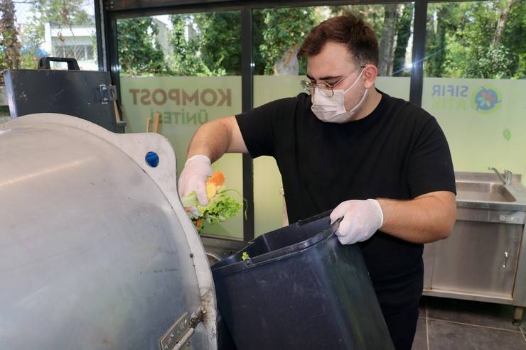 Karadeniz Teknik Üniversitesinde organik atıklardan yılda 6,5 ton gübre üretilecek 5