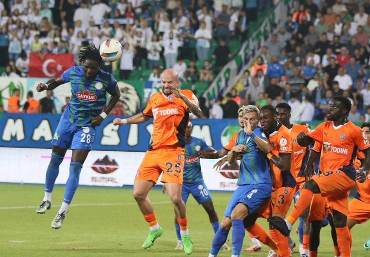 Çaykur Rizespor – Başakşehir Maçından Kareler 31