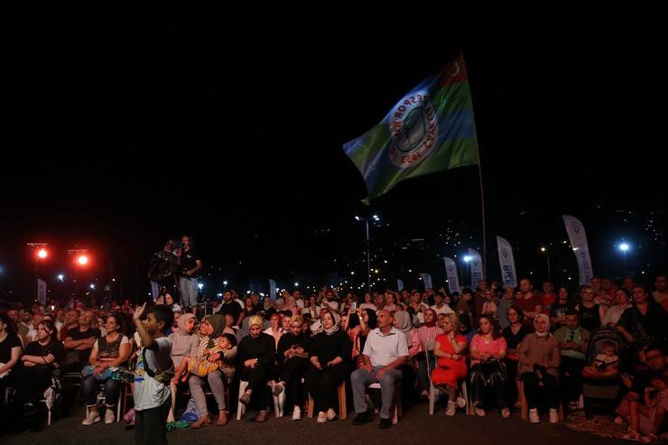 Rize'de "TRT Sanatçıları Şehir Konserleri" düzenlendi 22